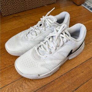 Nike Women's court lite 4 tennis Sneakers